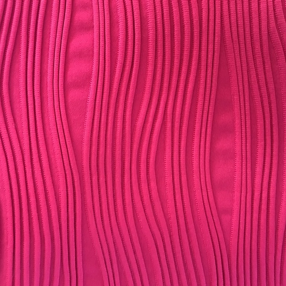 Hot pink textured mini - Picture 2 of 4