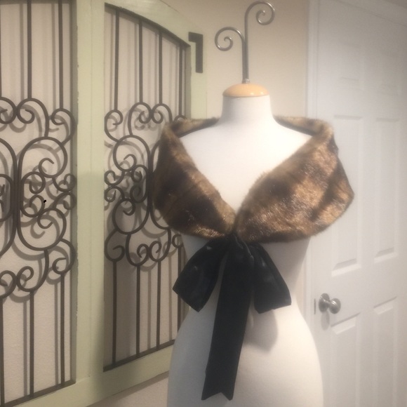 Faux fur collar - Picture 1 of 4