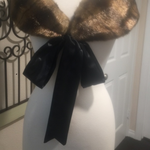 Faux fur collar - Picture 2 of 4