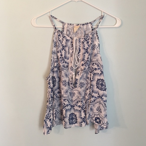 PacSun Tops - Pacsun Me to We tank top