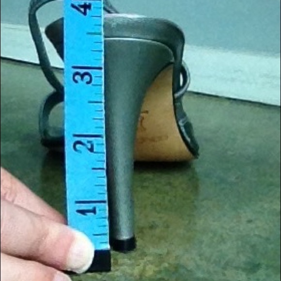 Formal, party Pewter silver heels, leather. - Picture 5 of 5