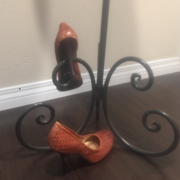 Shoes - Picture 2 of 4