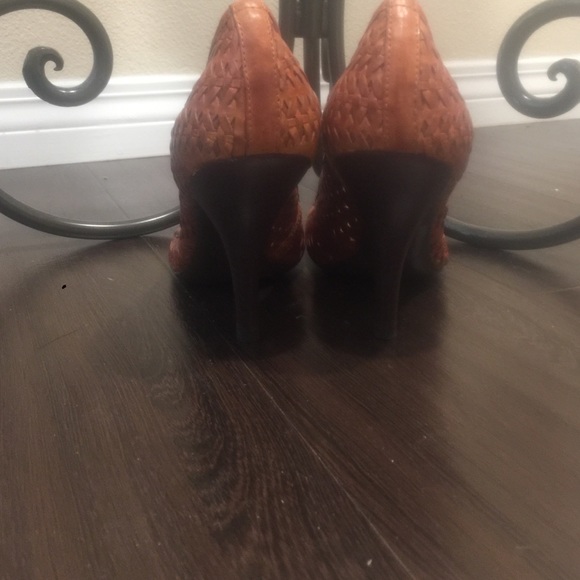 Shoes - Picture 3 of 4