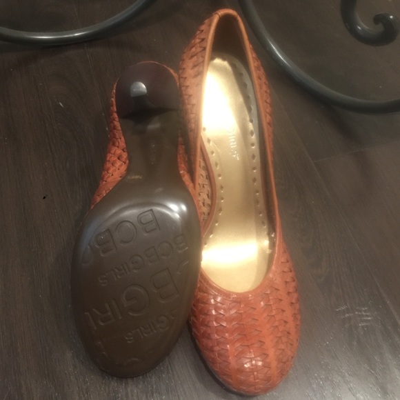 Shoes - Picture 4 of 4