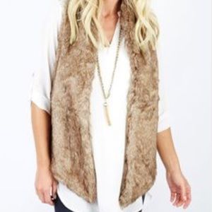 Tart faux fur vest