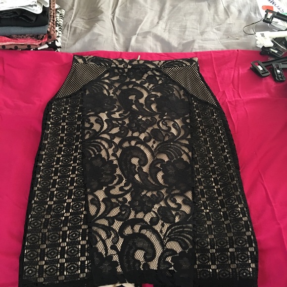 Black and cream lace pencil skirt