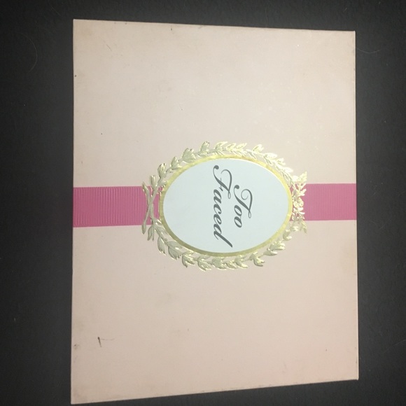 Too faced, limited addition Pallet.