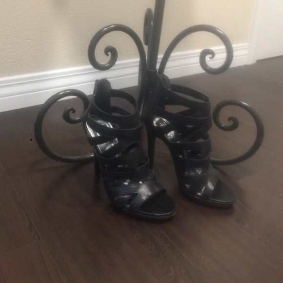 Shoes - Picture 1 of 4