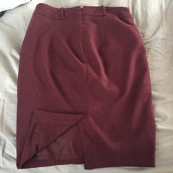 Cranberry pencil skirt w belt loops - Picture 2 of 3