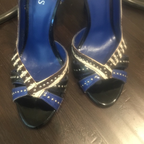 Shoes - Picture 2 of 4