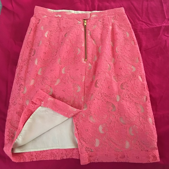 STUNNING pink lace pencil skirt - Picture 2 of 3