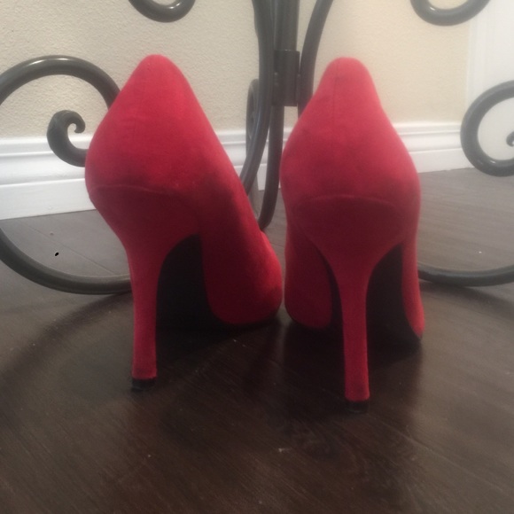 Shoes - Picture 4 of 4