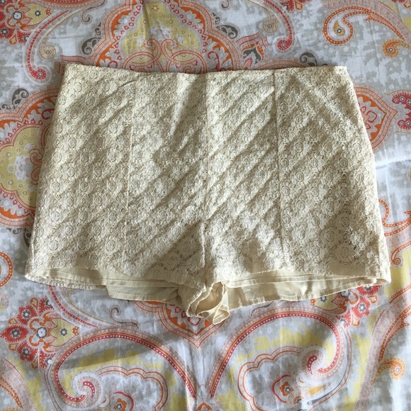 Cream Lace Shorts