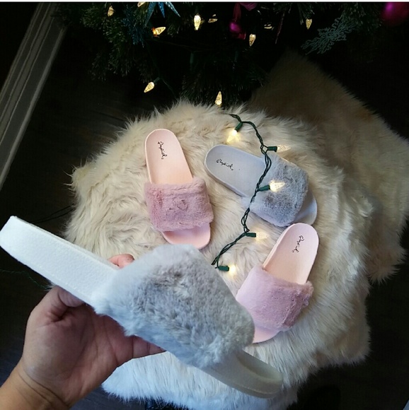 //The Bella/ Light grey Fur Slides - Picture 4 of 4