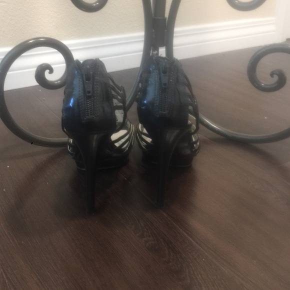 Shoes - Picture 3 of 4