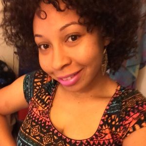 Meet your Posher, Curtisha