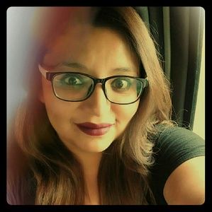 Meet your Posher, Valerie