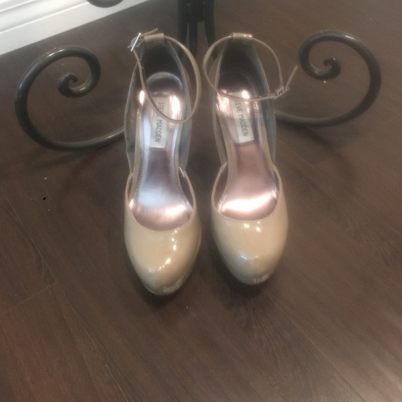 Shoes - Picture 1 of 4