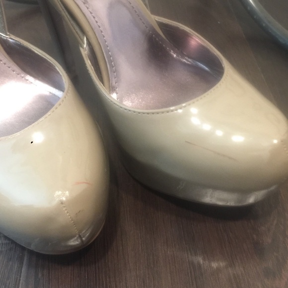 Shoes - Picture 3 of 4