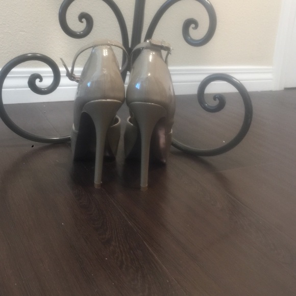 Shoes - Picture 4 of 4