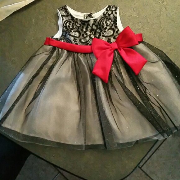 Fits 3-9 months.