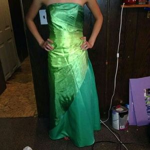 Worn once, size 3/4 fits like a 2.