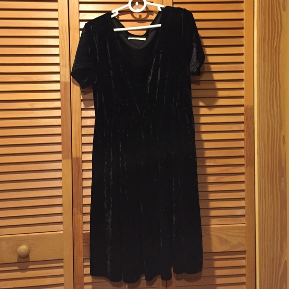 American Apparel Dresses & Skirts - Black Velvet Dress