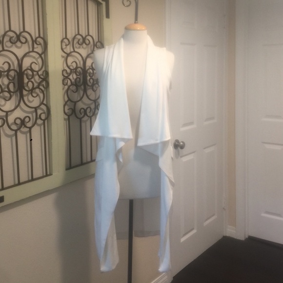 Vest - Picture 1 of 4