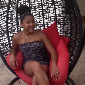 Meet your Posher, Jamila