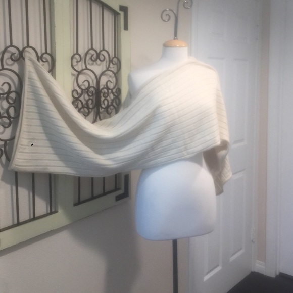 Top - Picture 2 of 4