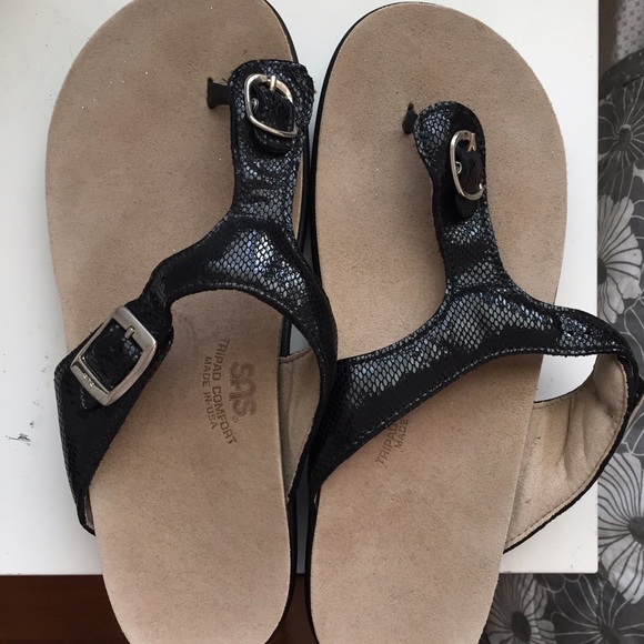 Black sandals
