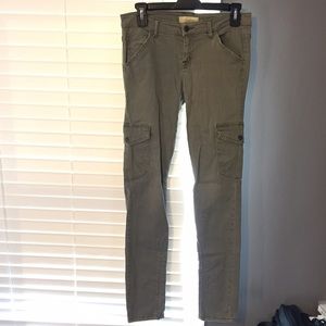 ✨F21 Distressed Green Denim Jeans✨