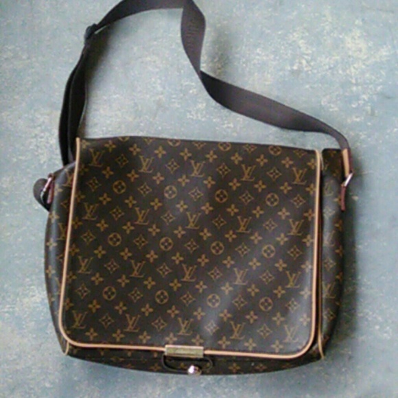 LOUIS VUITTON LAPTOP BAG(wristwear.pro)