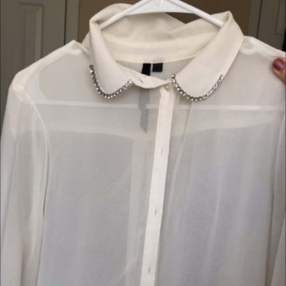 Cute White Button down shirt