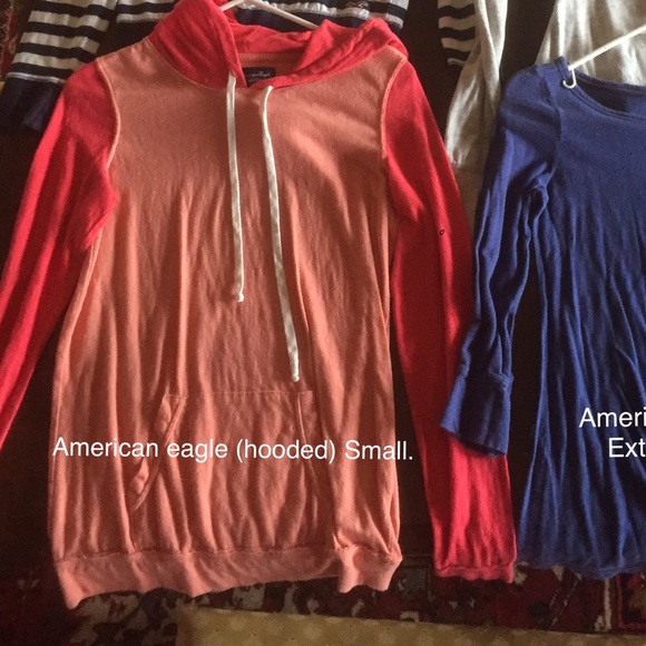 Long sleeve with hood. American eagle.