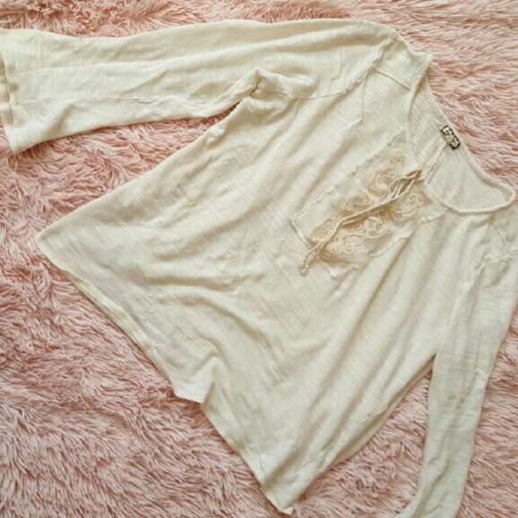 Plus size 1x boho bell sleeve long sleeve shirt.