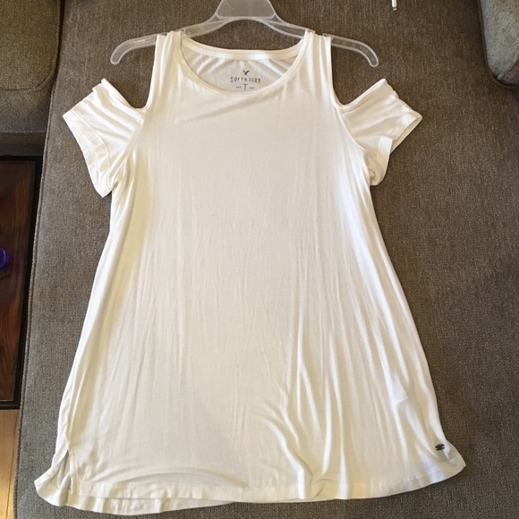 American Eagle cold shoulder top