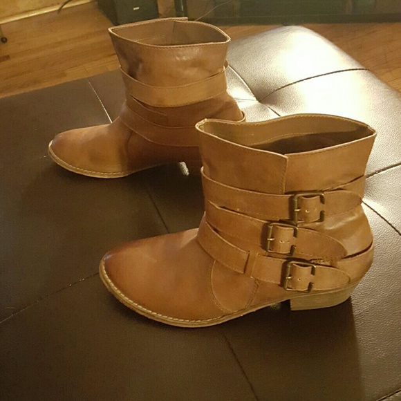 Boots - Picture 2 of 3