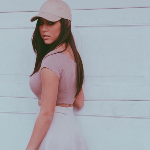 Meet your Posher, Jess - Picture 2 of 4