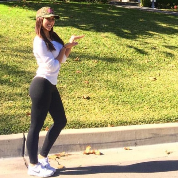 Meet your Posher, Jess - Picture 3 of 4