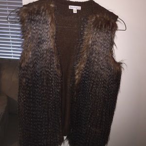 NWT Love On A Hanger Faux Fur Vest Medium