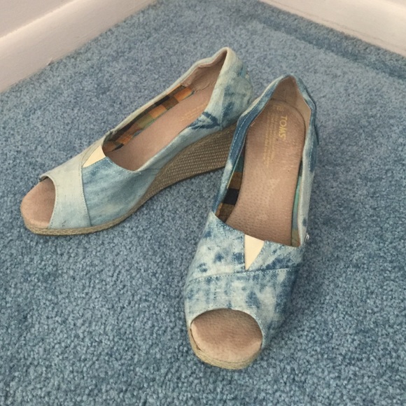 Wedge Sandals.