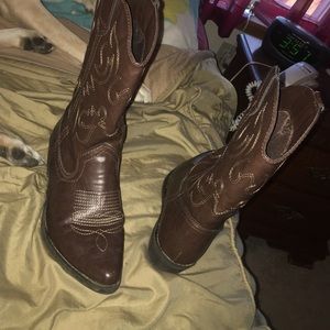 So cowgirl boots