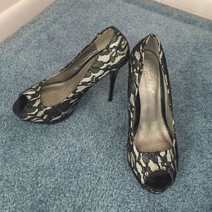 Black and white lace high heel shoes
