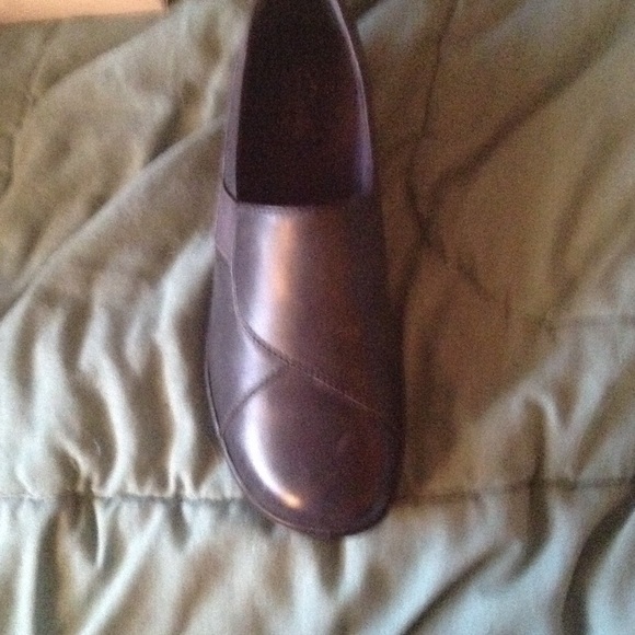 Shoes - Picture 2 of 3