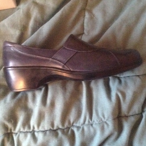 Shoes - Picture 3 of 3