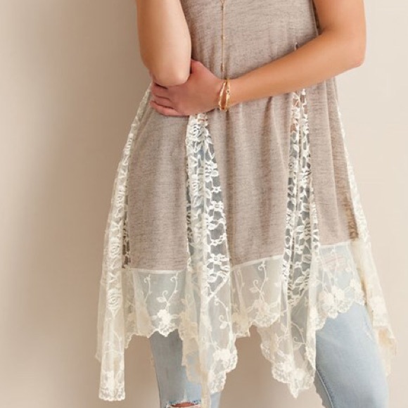 "Solitaire" Lace Insert Asymmetrical Hem Top - Picture 4 of 4