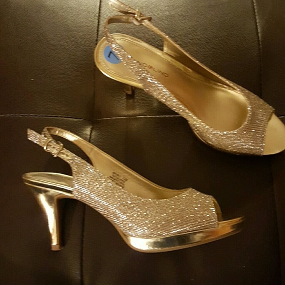 Shoes - Picture 2 of 3