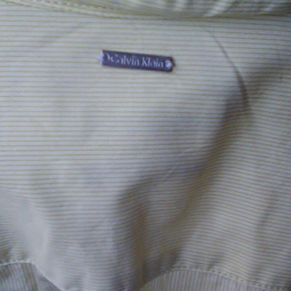 Men's Clavin Klein Shirt - Picture 4 of 4