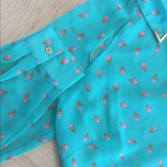 Romeo & Juliet Couture Sheer Teal Blouse Size Small - Picture 6 of 7